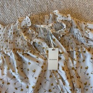 Pleione Smocked Floral Top in Cream and Gold NWT XS